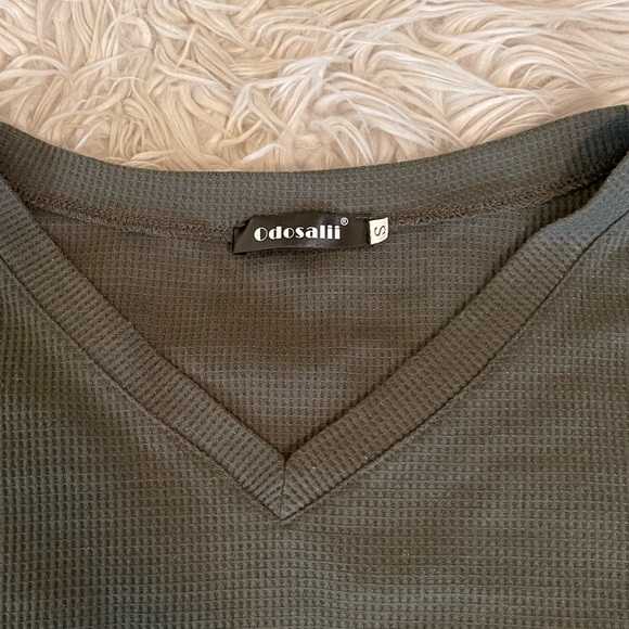 Colorblock Top | Boutique Brand - Picture 3 of 11